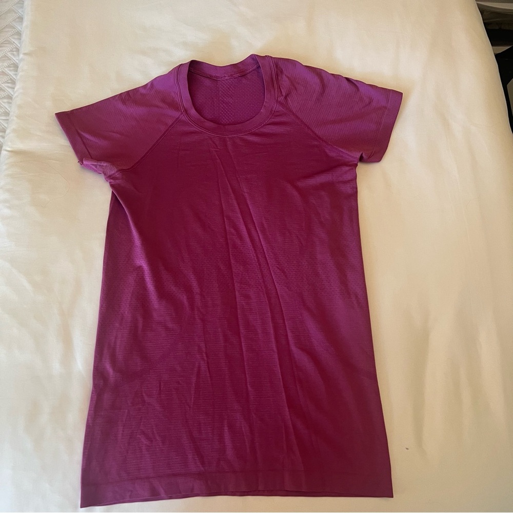 Lululemon Women’s Swiftly Tech Short-Sleeve Shirt 2.0 Hip Length